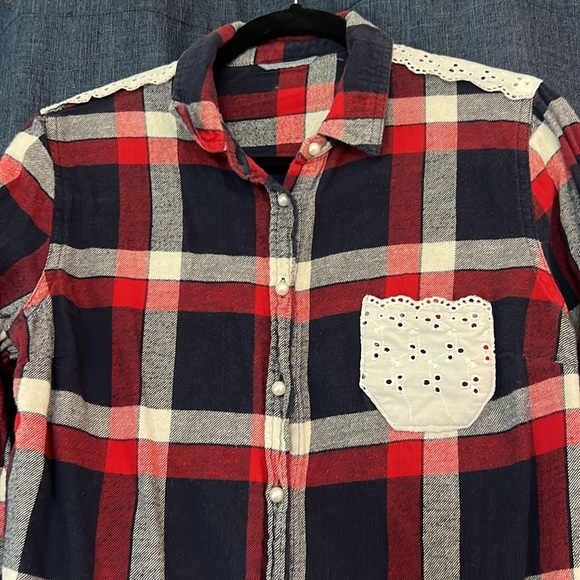 Custom flannel size medium - Picture 2 of 5